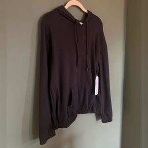 NWT! SHOSHO - women’s black hoodie sweatshirt, size M, in perfect condition
